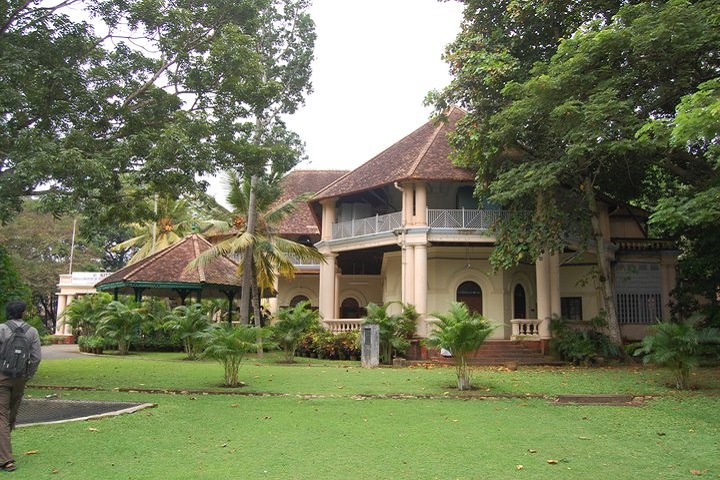 https://cache.careers360.mobi/media/colleges/social-media/media-gallery/5467/2020/12/30/Campus View of Kerala Institute of Tourism and Travel Studies Trivandrum_Campus-View.jpg